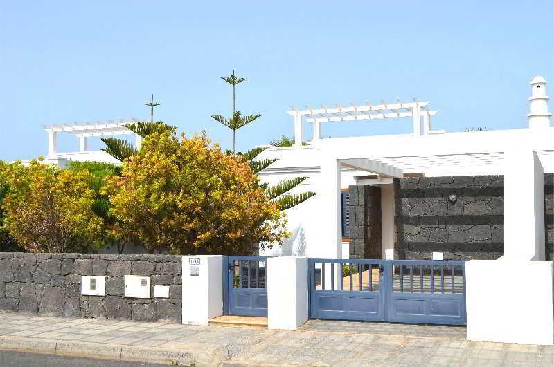 Sun Grove Villas & Spa Playa Blanca  Bagian luar foto